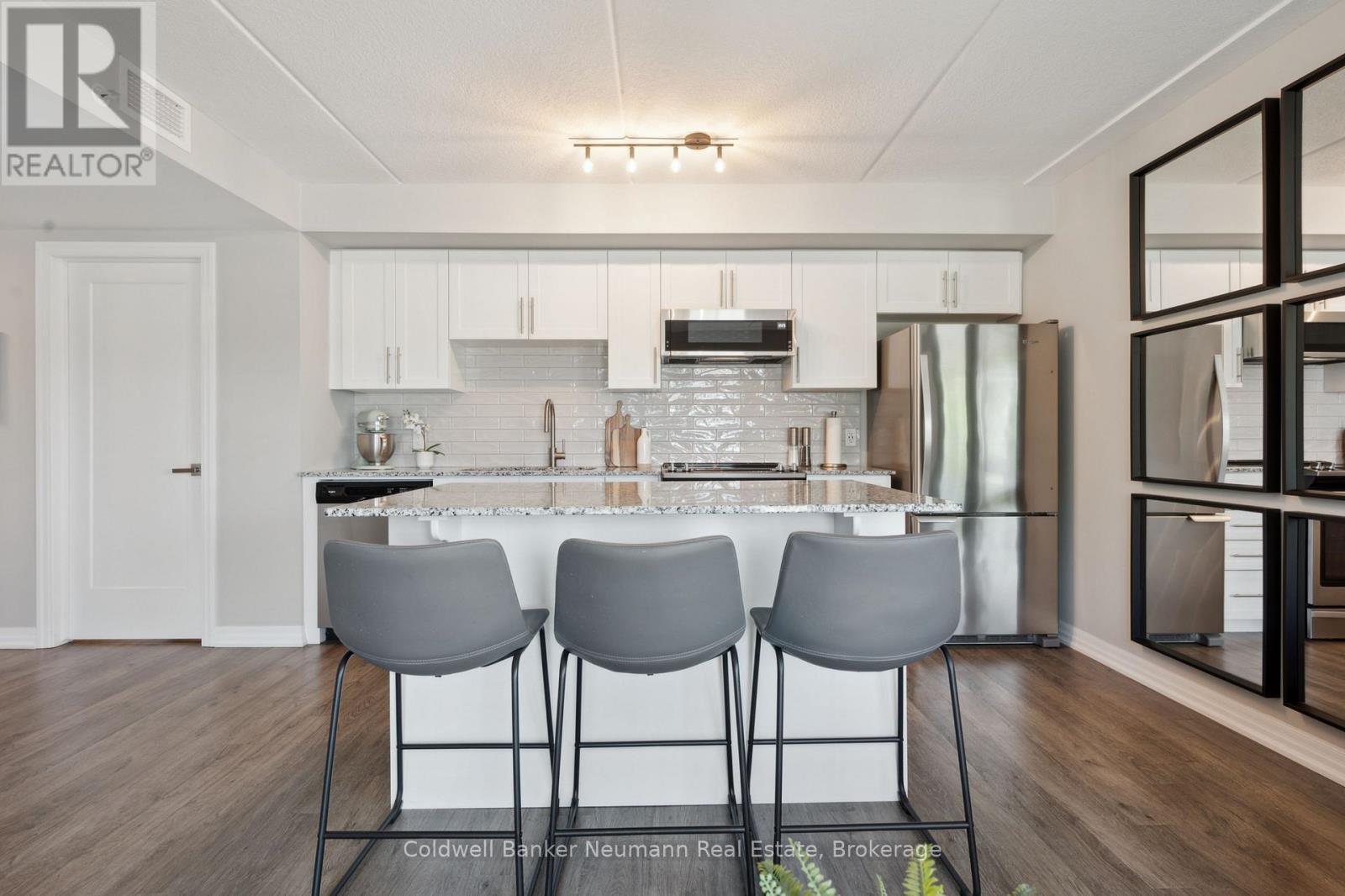 #102 104 SUMMIT RIDGE DRIVE - Image 8