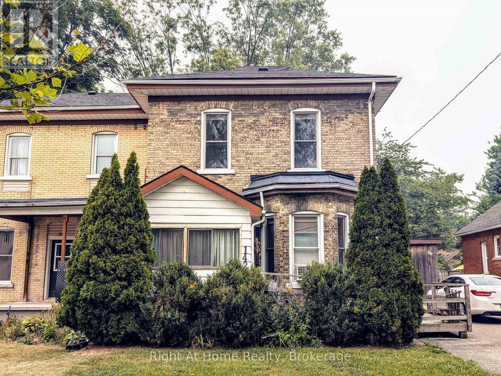 142 DOURO ST STREET - 1