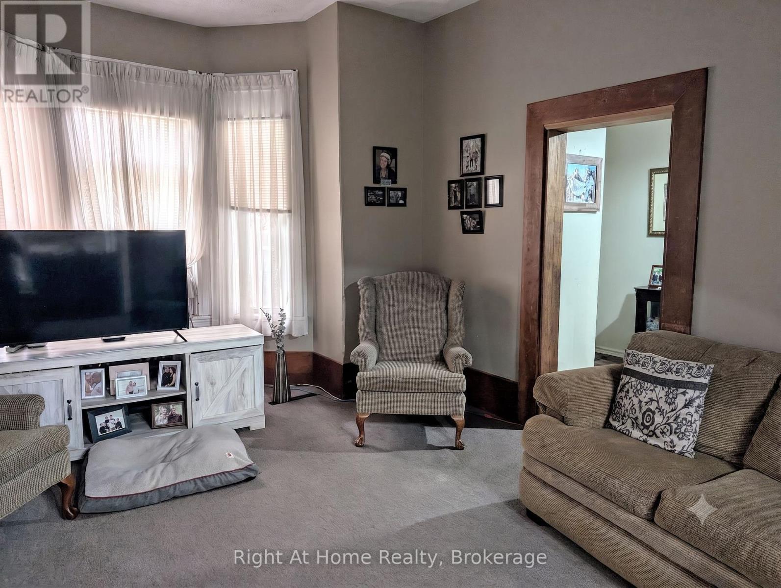 142 DOURO ST STREET - 4