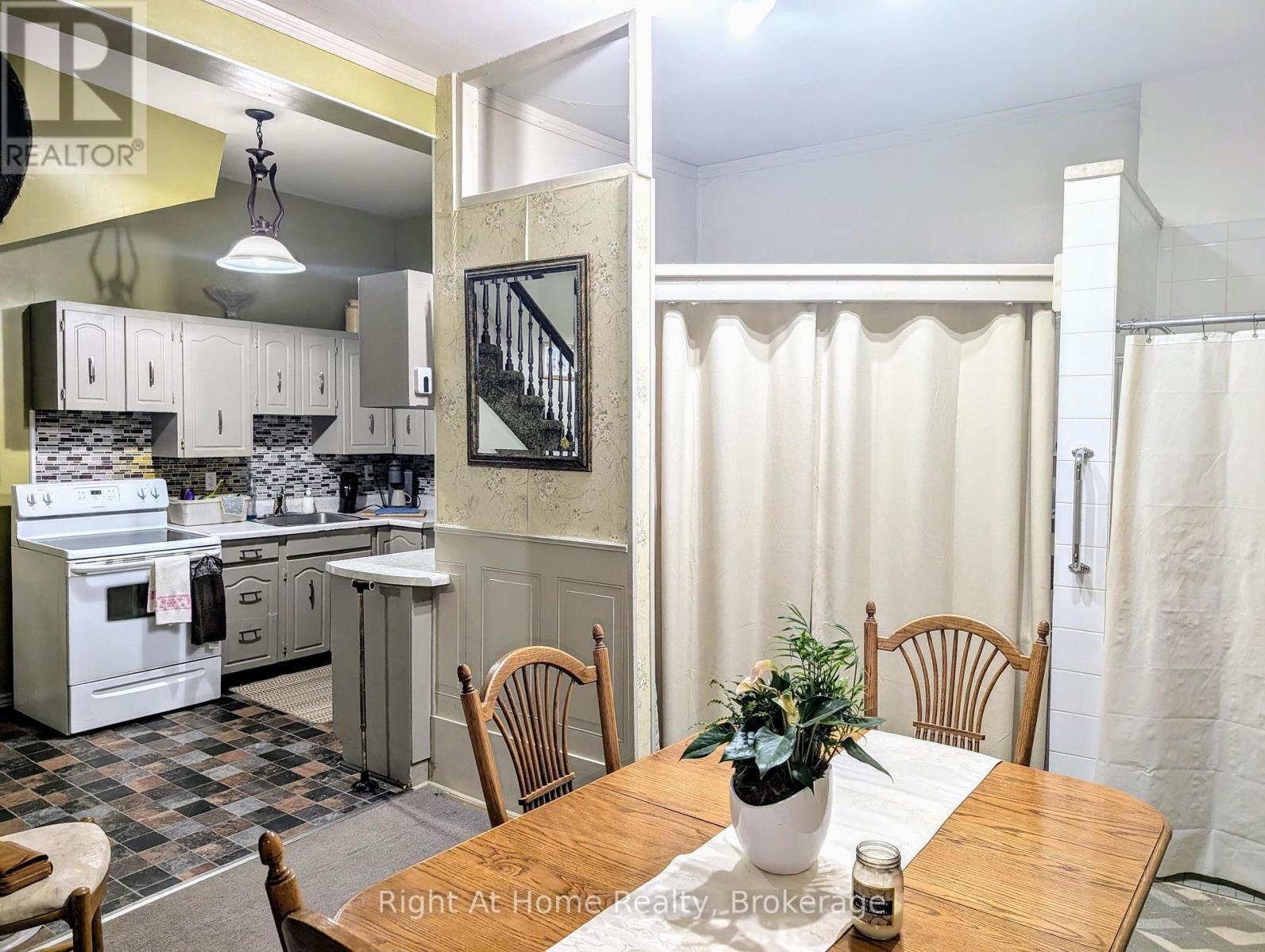 142 DOURO ST STREET - 7