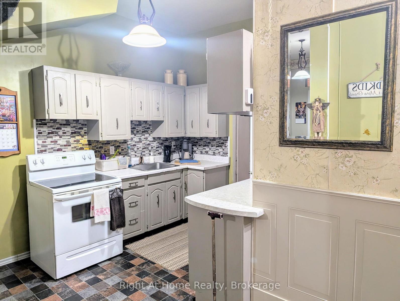 142 DOURO ST STREET - 8