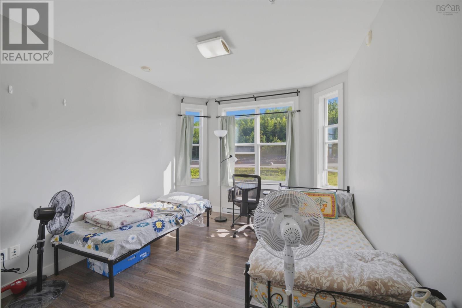 #403 119 Walker Avenue - 11