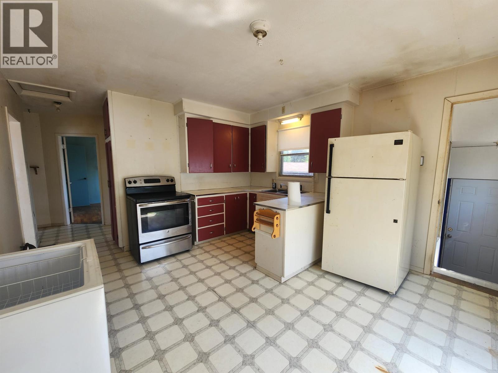 1598 INGLEDEW STREET - 12