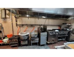 105 Parkway Forest Drive, Toronto, ON M2J1P5 Photo 17