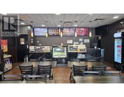 105 Parkway Forest Drive, Toronto, ON M2J1P5 Photo 6