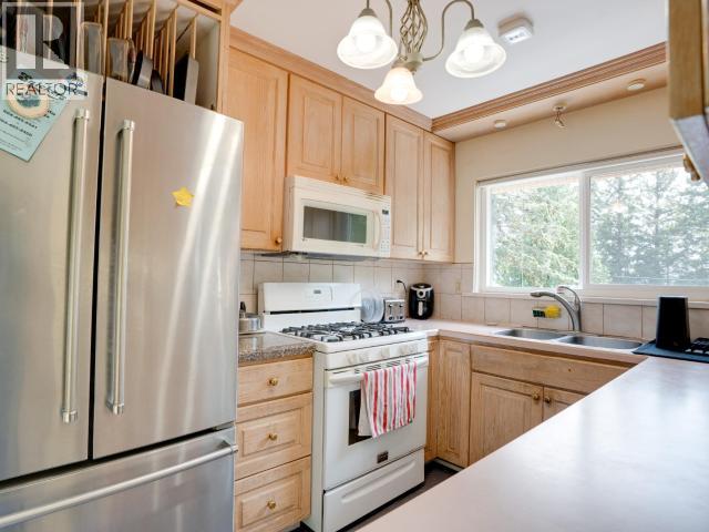 3255 KOOTENAY PLACE - 12