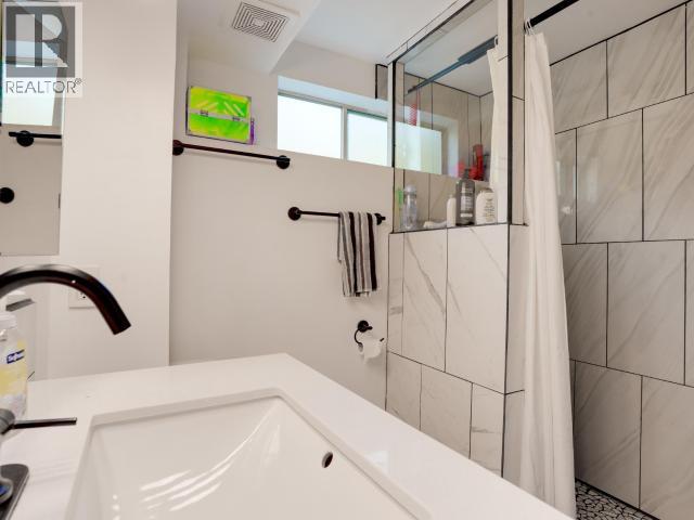 3255 KOOTENAY PLACE - 24