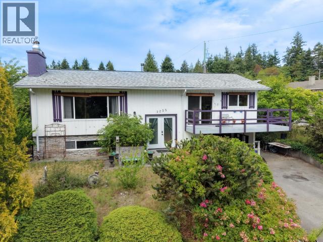 3255 KOOTENAY PLACE - 2