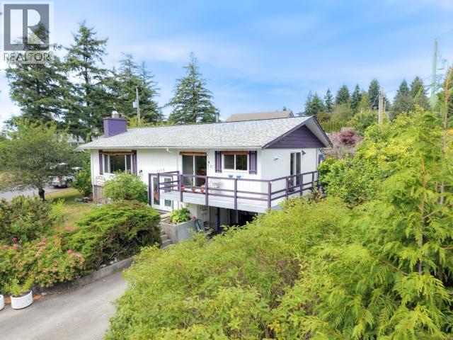 3255 KOOTENAY PLACE - 3