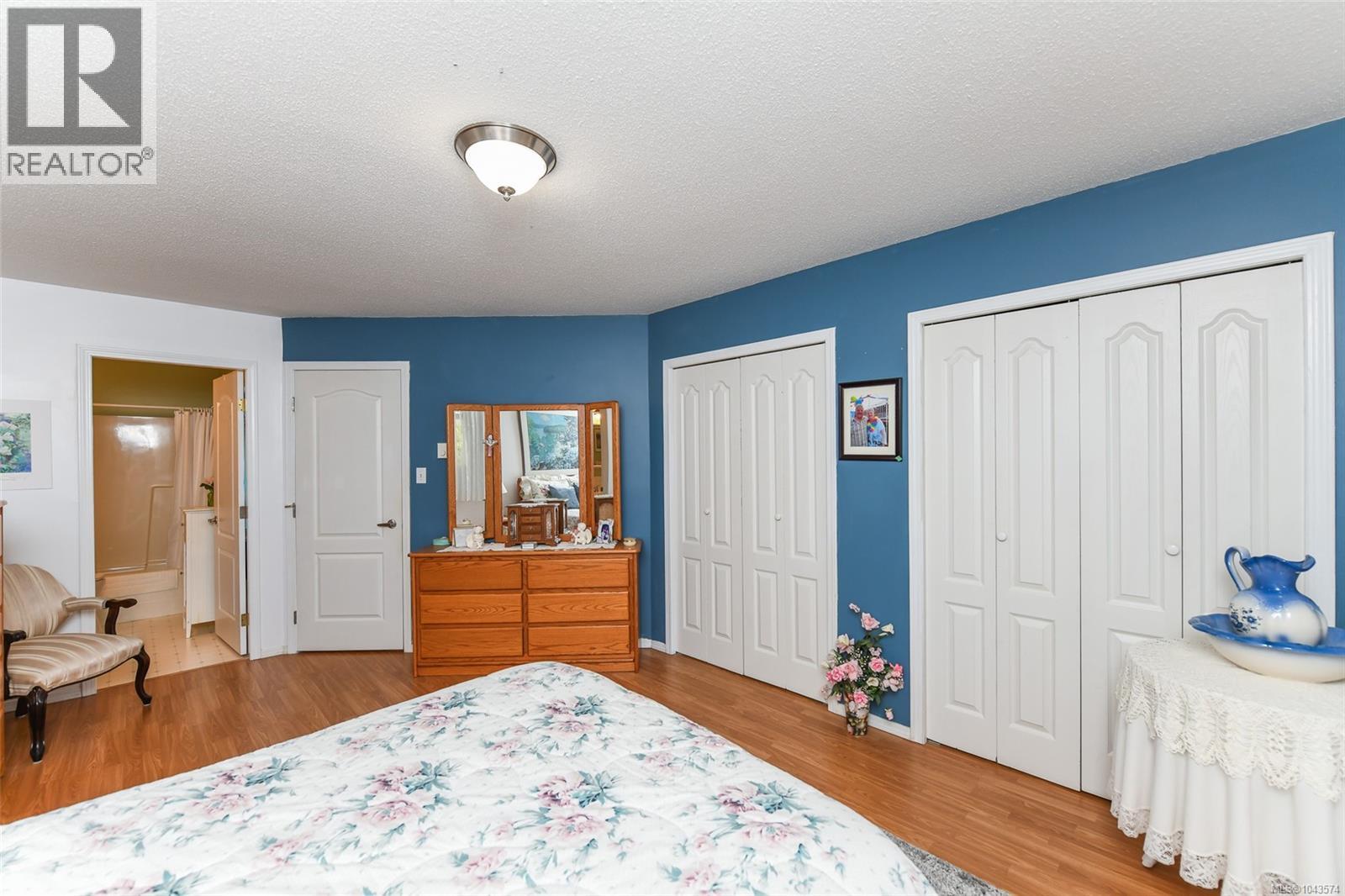 #10 3355 First St - 14