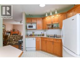 Ensuite - 10 3355 First St, Cumberland, BC V0R1S0 Photo 9