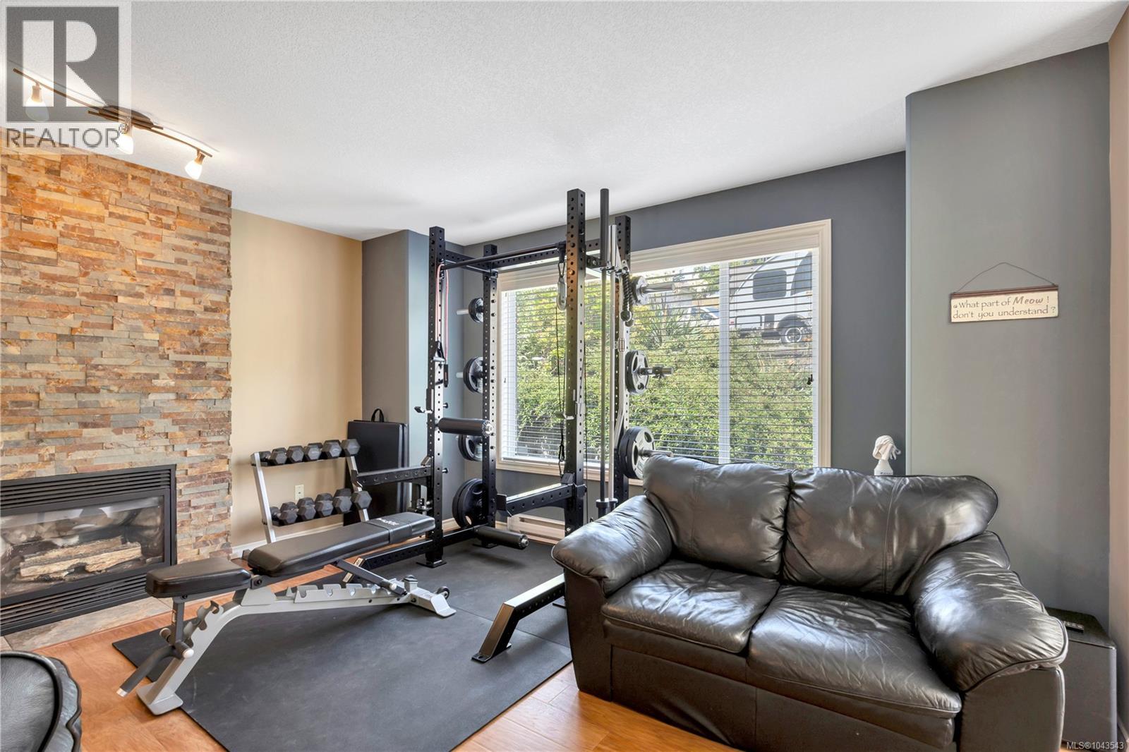 4771 Fairbrook Cres - 3