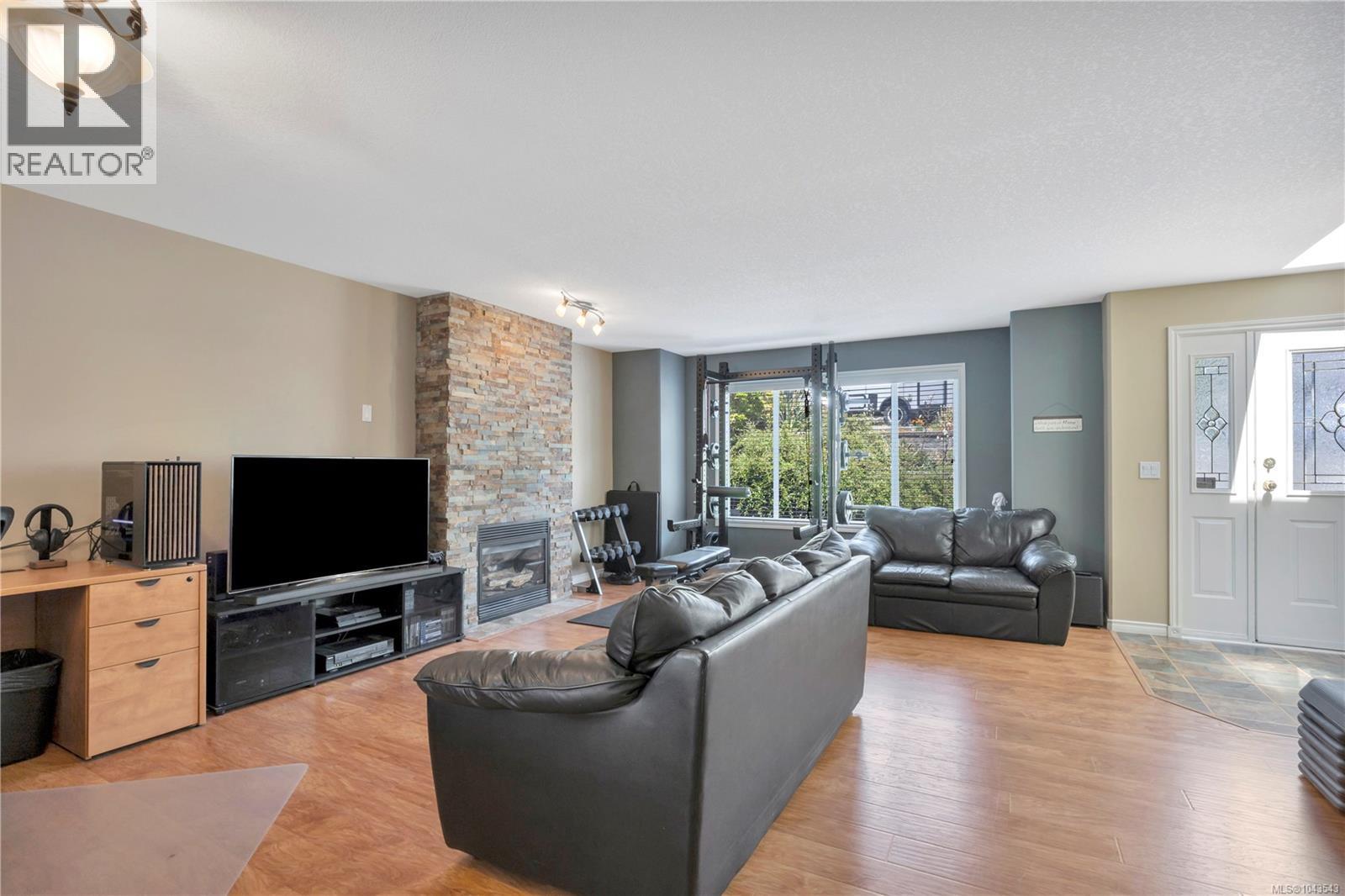 4771 Fairbrook Cres - 5