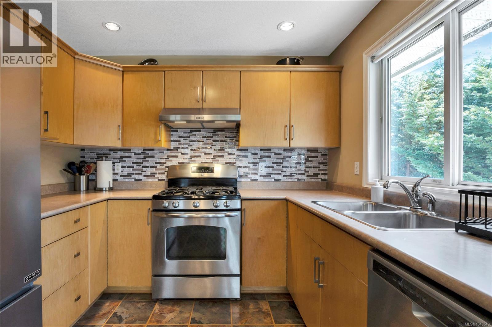4771 Fairbrook Cres - 9