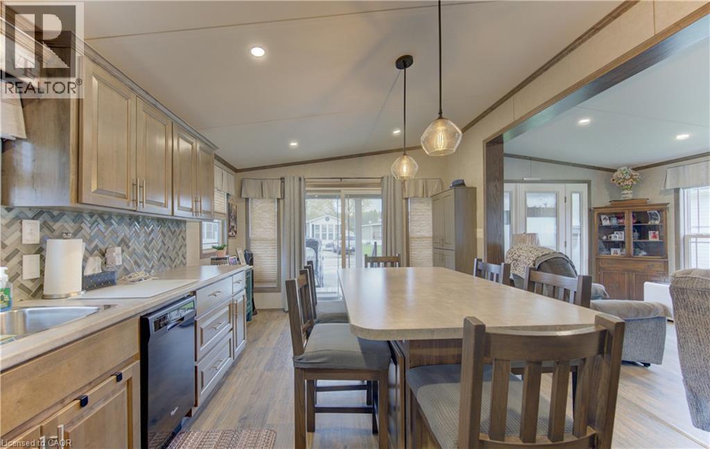 #235 580 BEAVER CREEK Road - Image 6