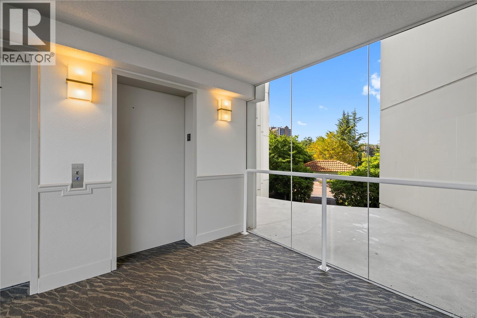 #206 158 Promenade Dr - 44