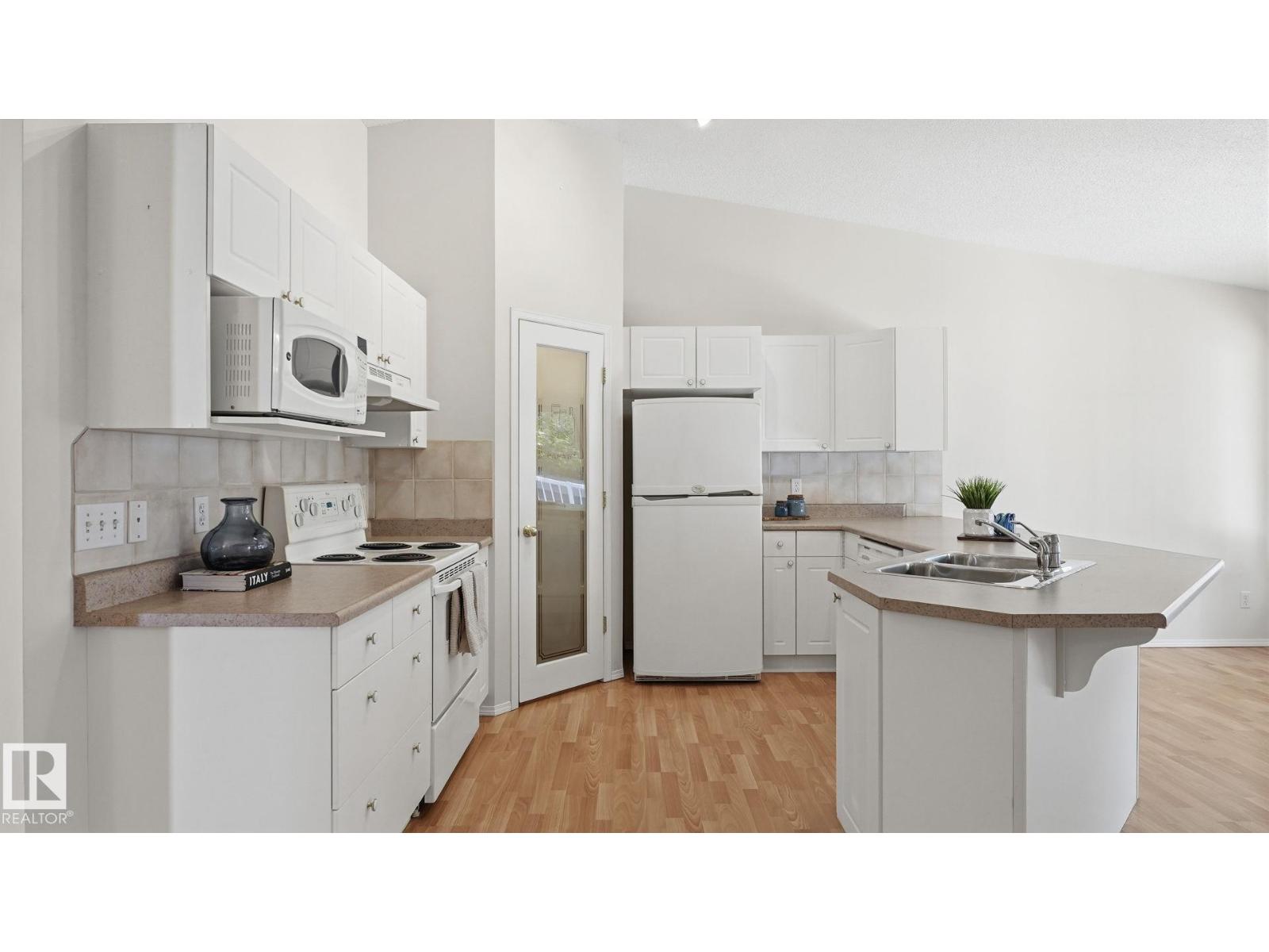 #31 8 DECHENE RD NW, Dechene, Edmonton photo 5
