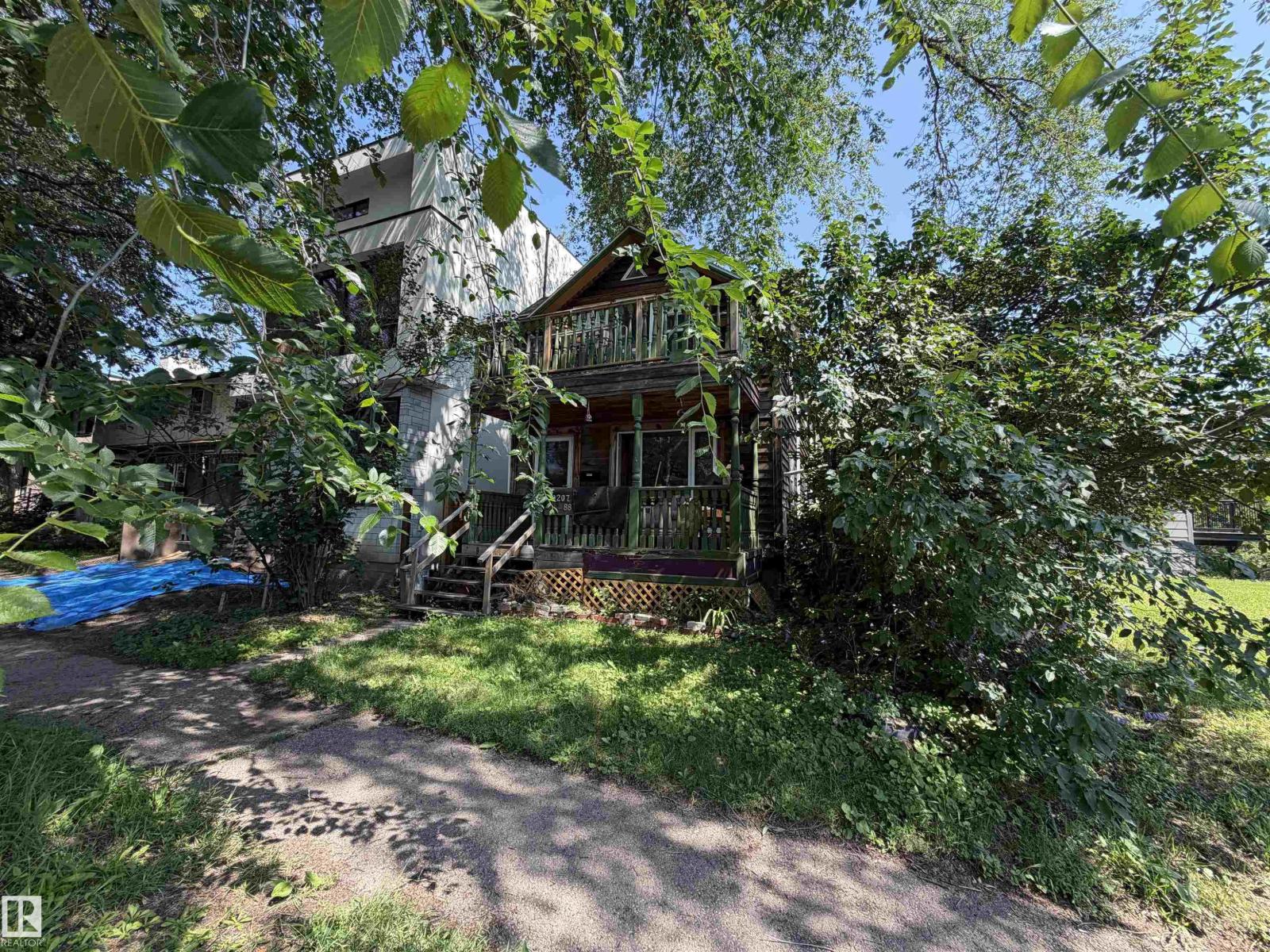 10207 88 ST NW - 1