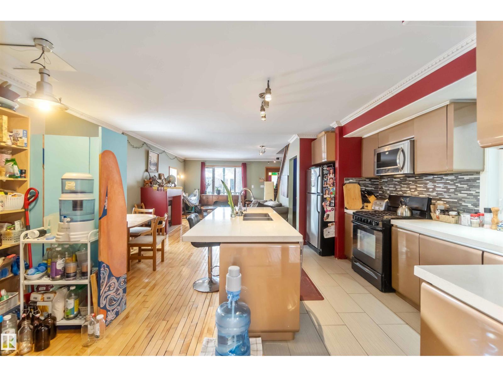 10207 88 ST NW - 16