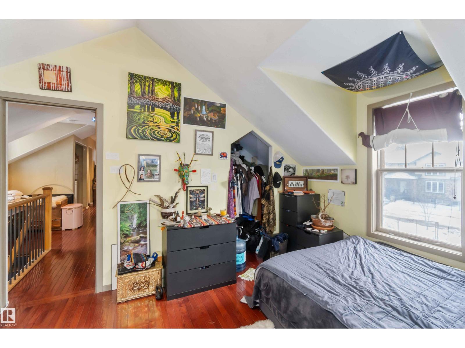 10207 88 ST NW - 40