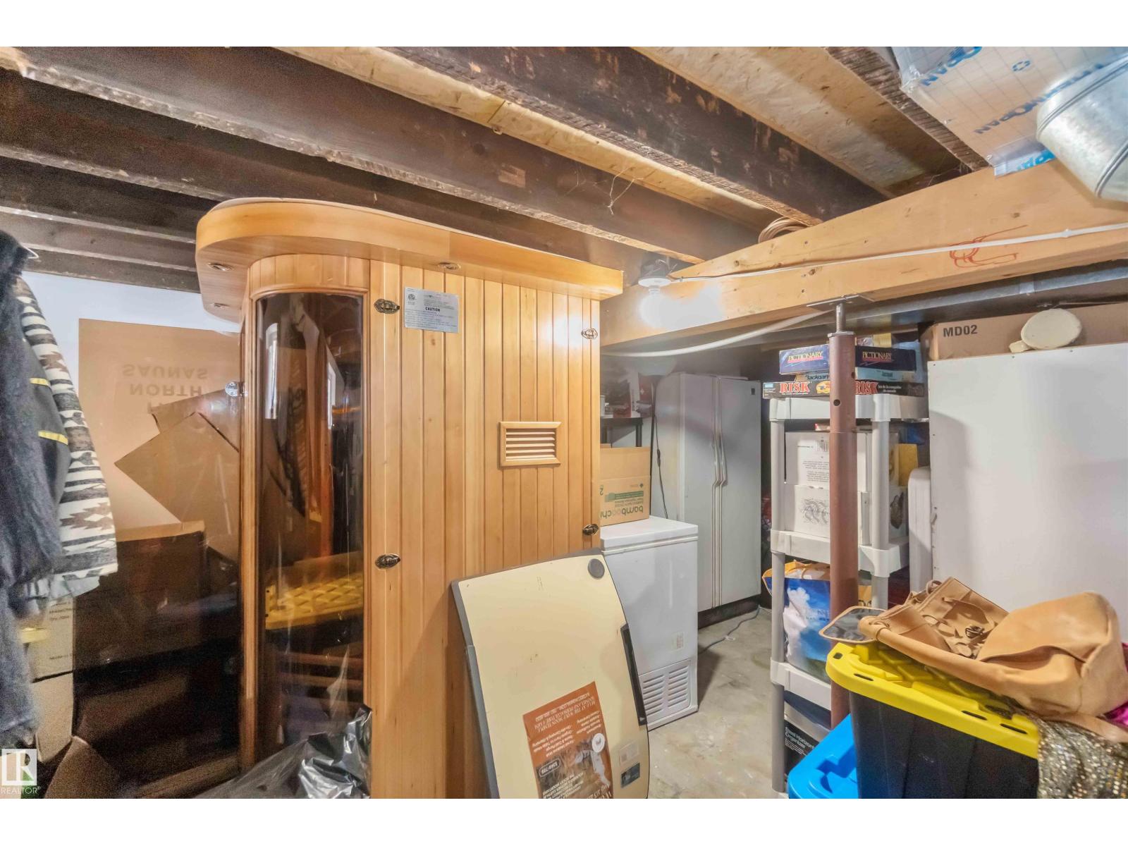 10207 88 ST NW - 44