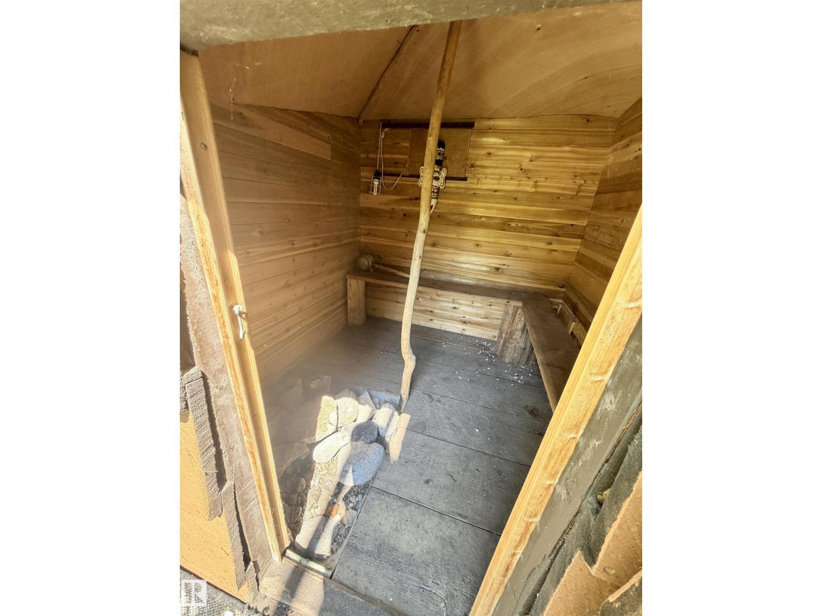 7006 TWP RD 583 - 44