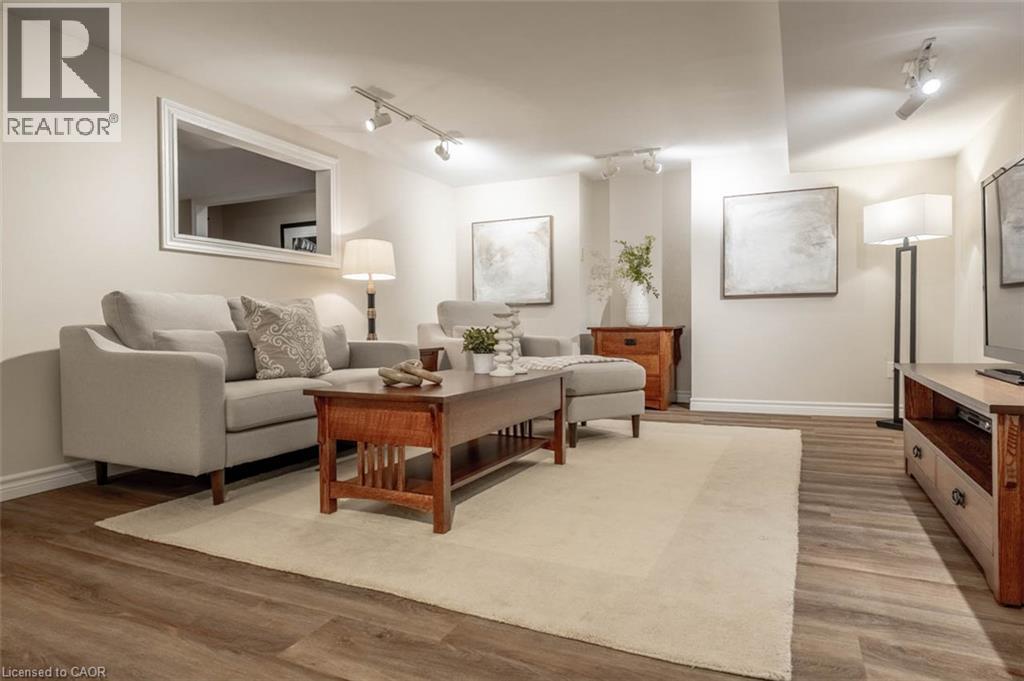 176 WILLOW Lane - Image 23
