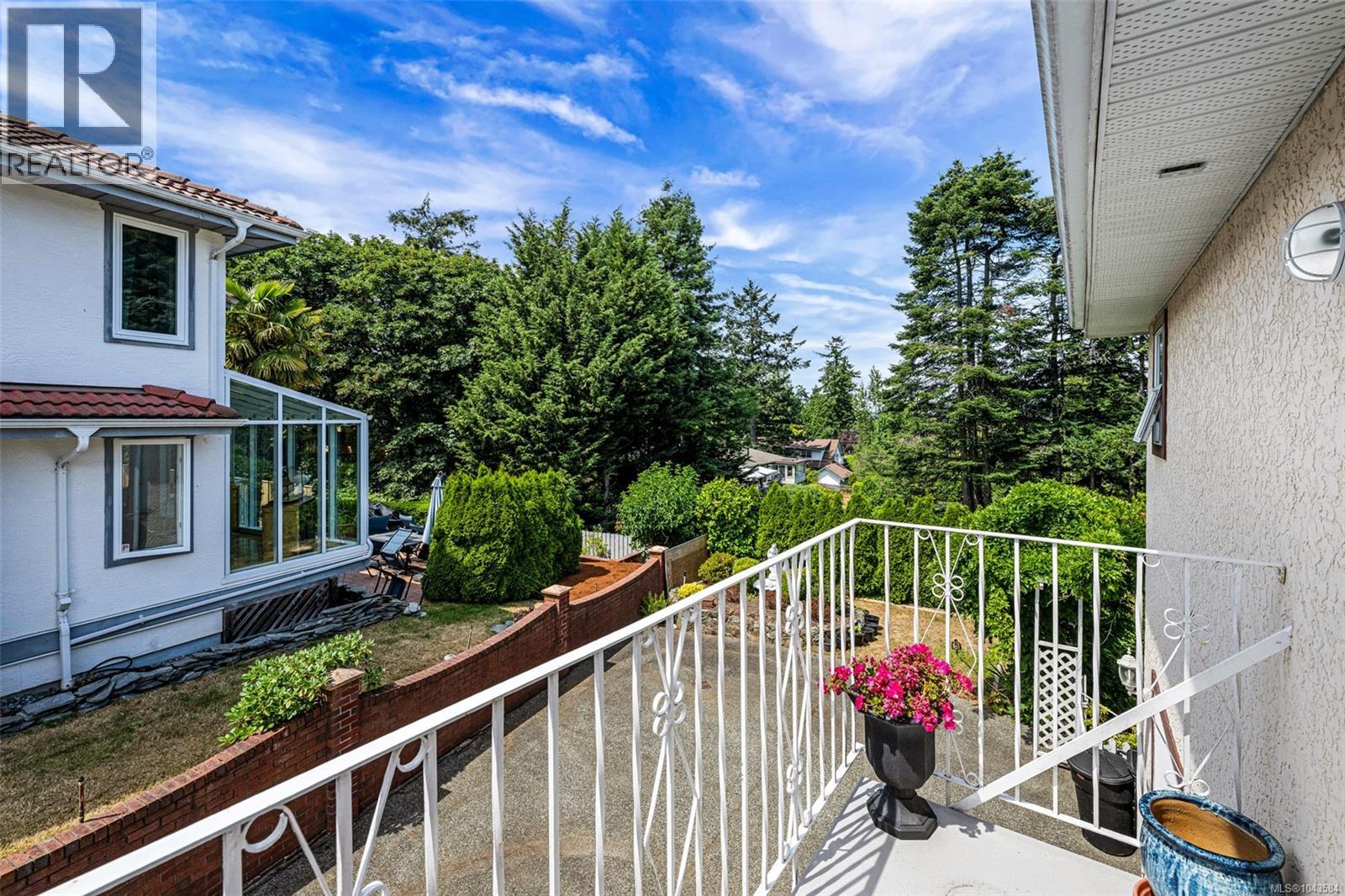  1110 Totem Lane, Saanich