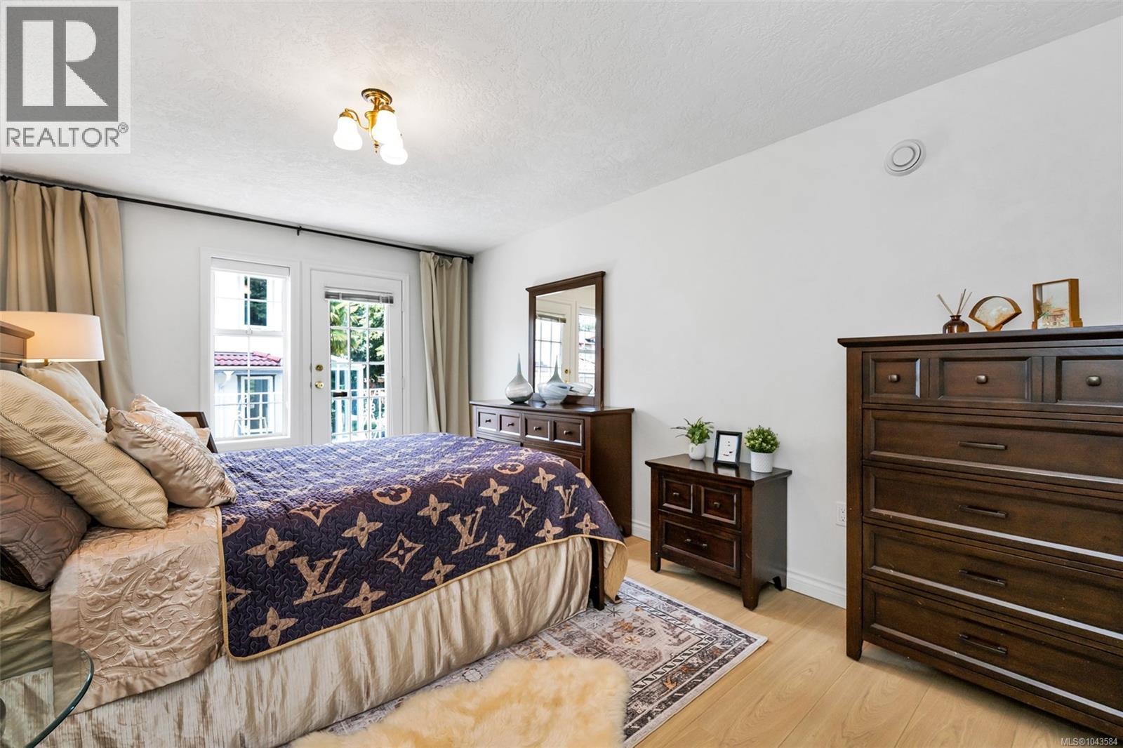  1110 Totem Lane, Saanich