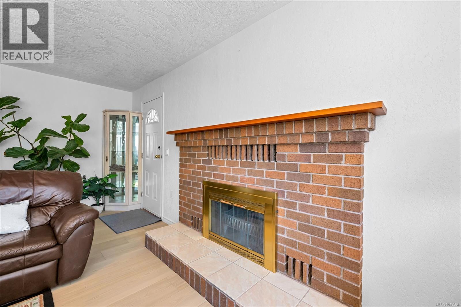  1110 Totem Lane, Saanich
