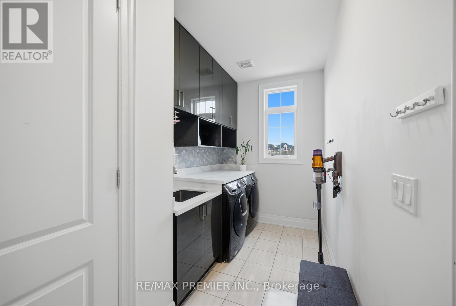 319 TORREY PINES ROAD - 22