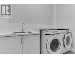 23 - 260 Eagle Street, Newmarket, ON L3Y1K1 Photo 47
