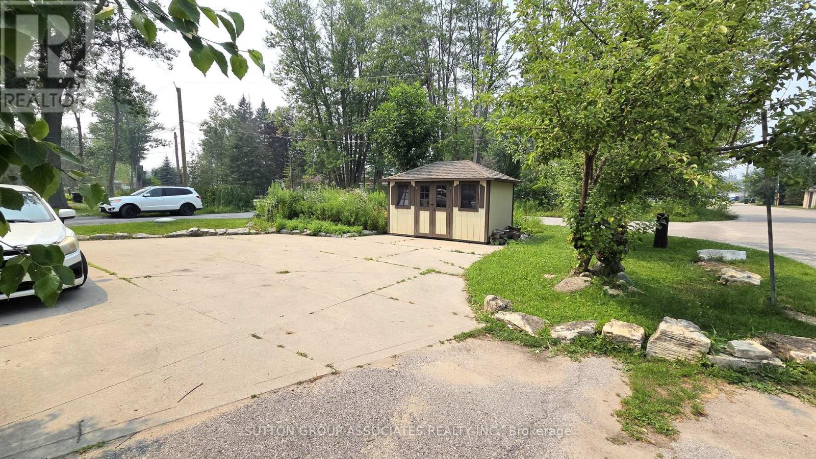 1099 POPLAR DRIVE - 16