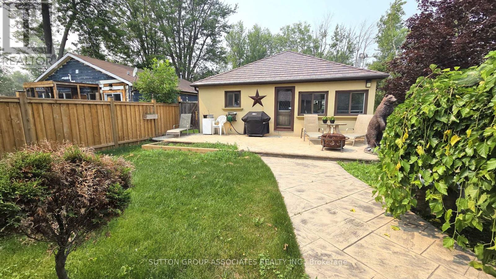 1099 POPLAR DRIVE - 20