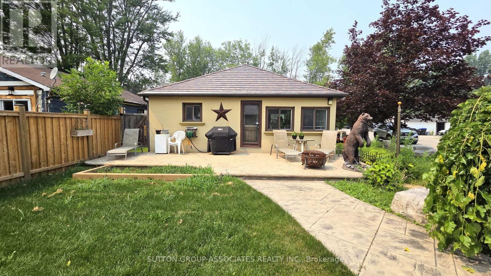 1099 POPLAR DRIVE - 21