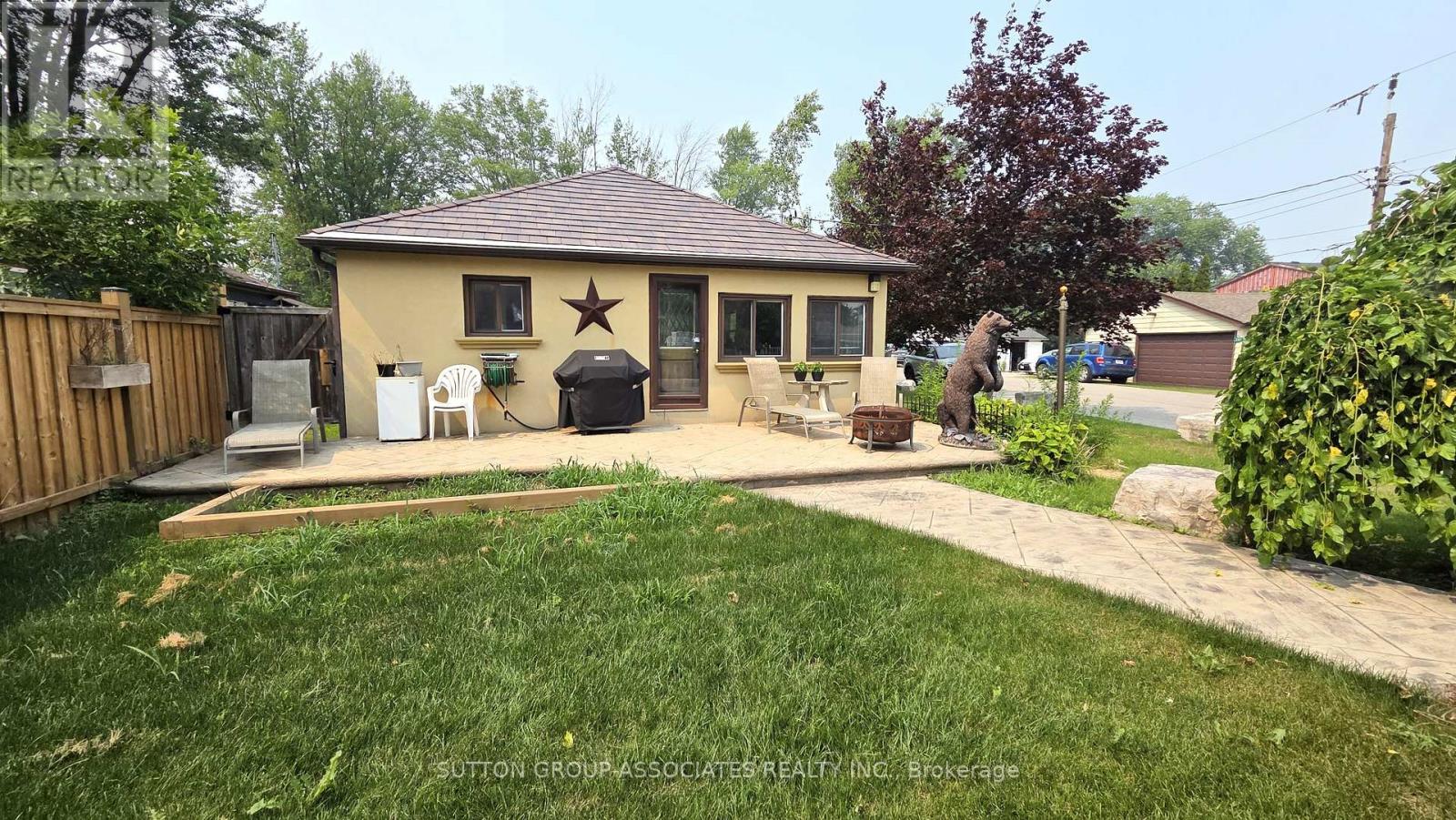 1099 POPLAR DRIVE - 22