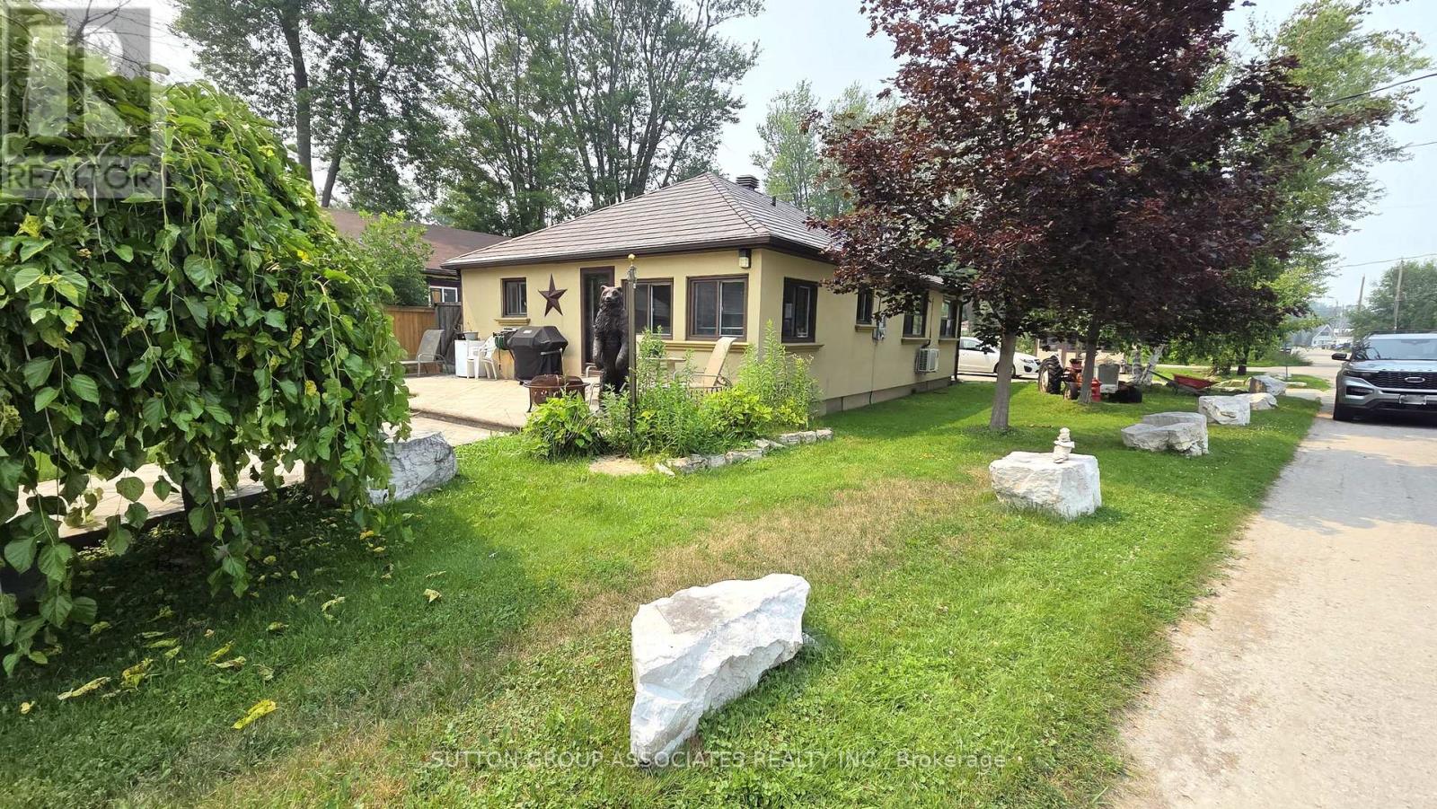 1099 POPLAR DRIVE - 23