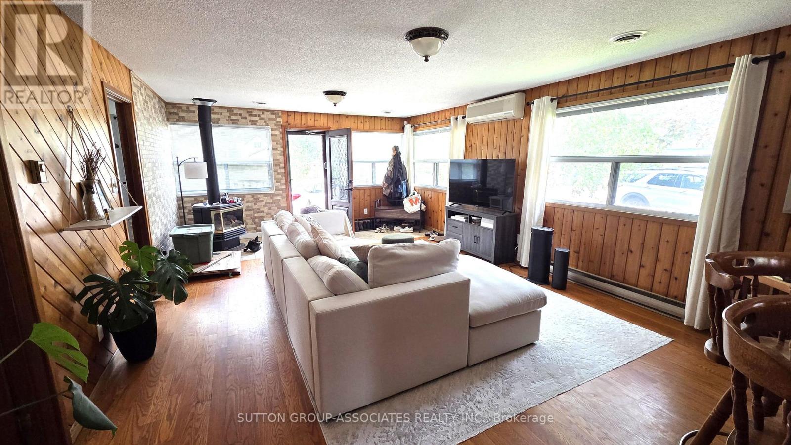 1099 POPLAR DRIVE - 4