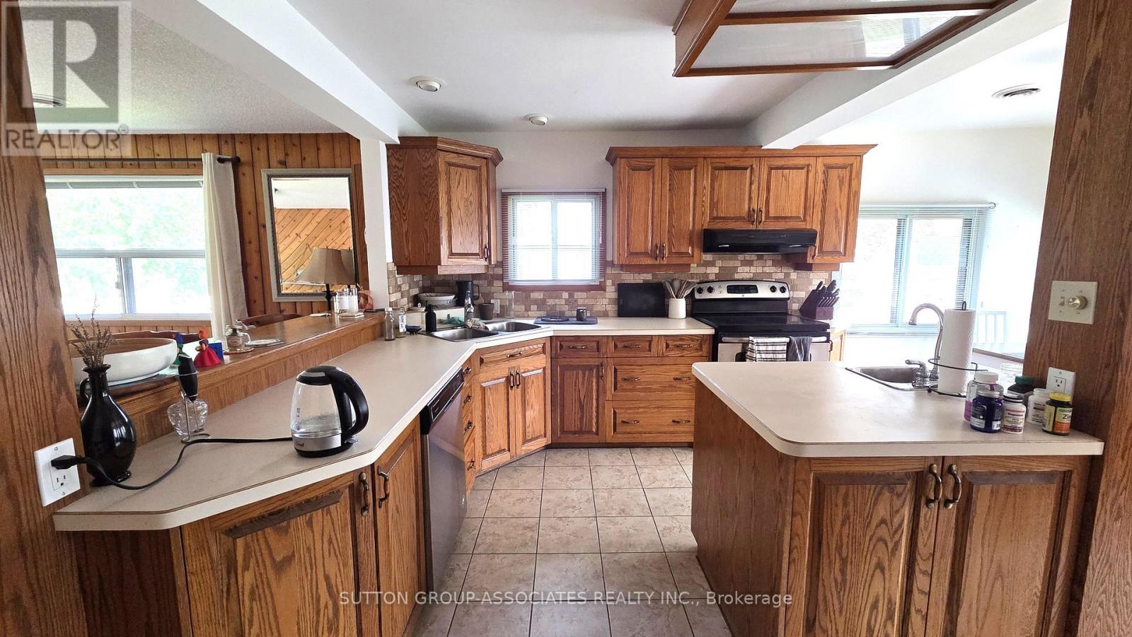 1099 POPLAR DRIVE - 5