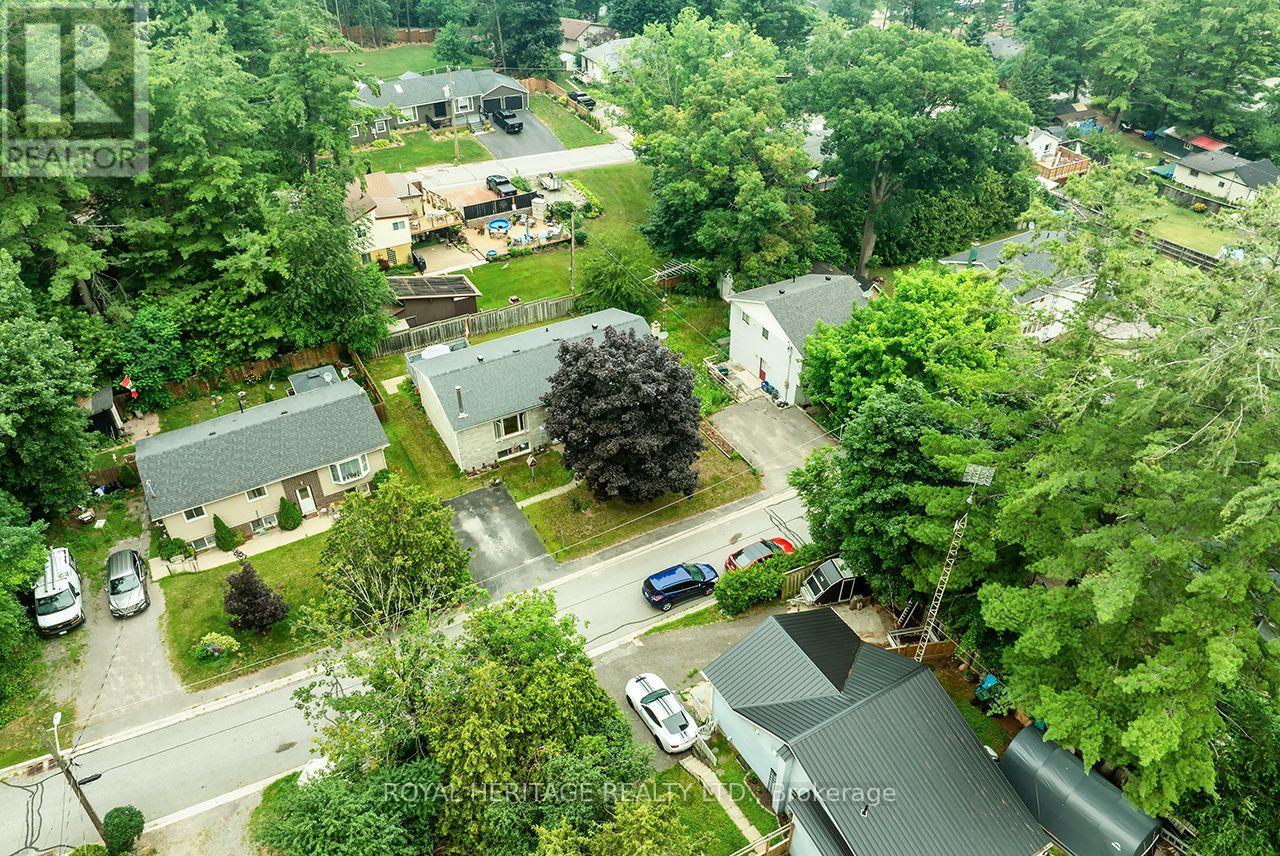 7014 HUNTER STREET - 40
