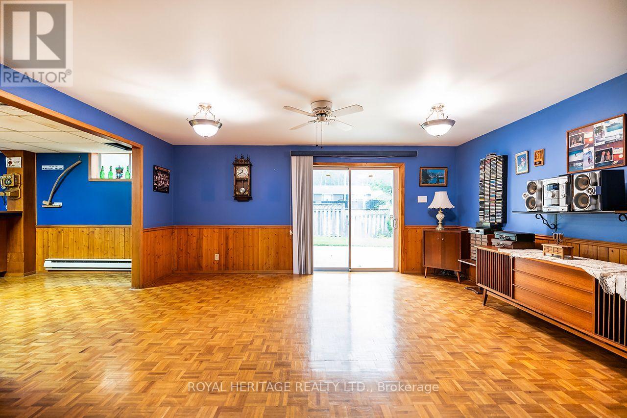 7014 HUNTER STREET - 25