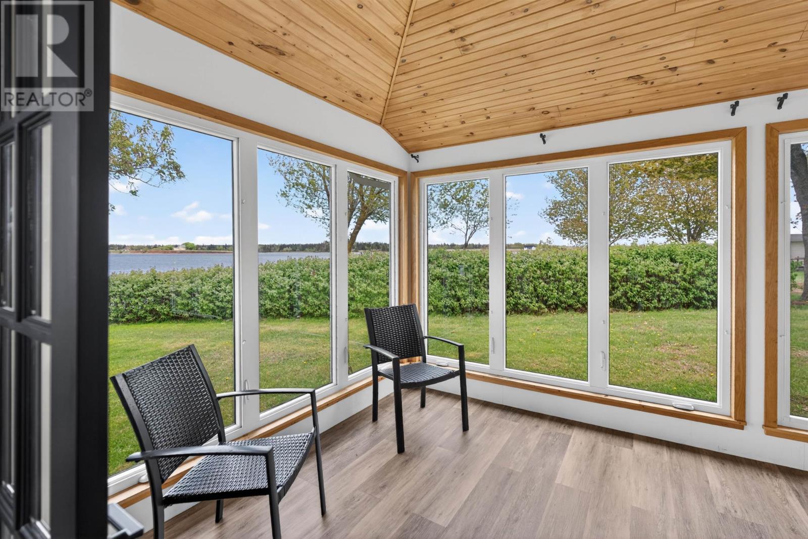 97 Lupin Lane - 32