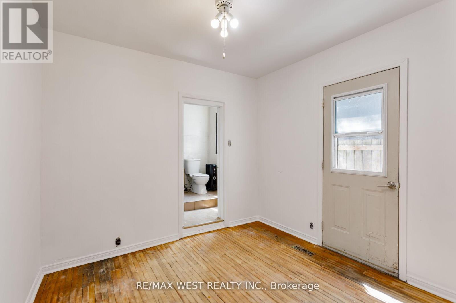 39 NOBLE STREET - 13