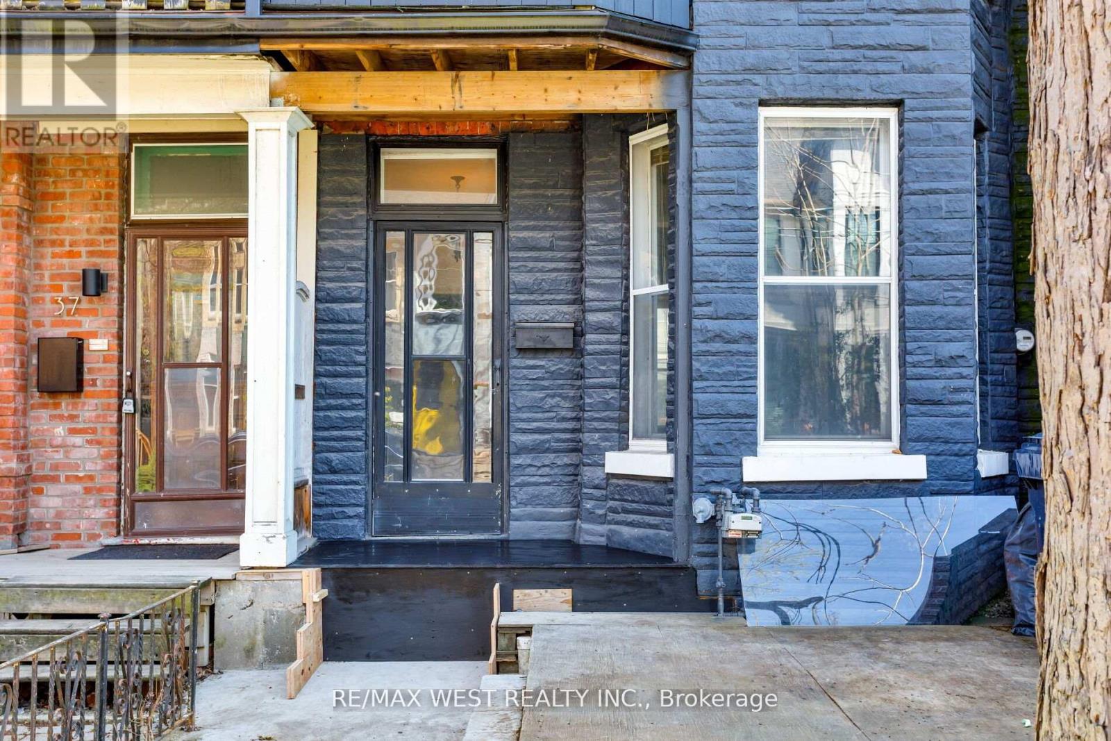 39 NOBLE STREET - 2