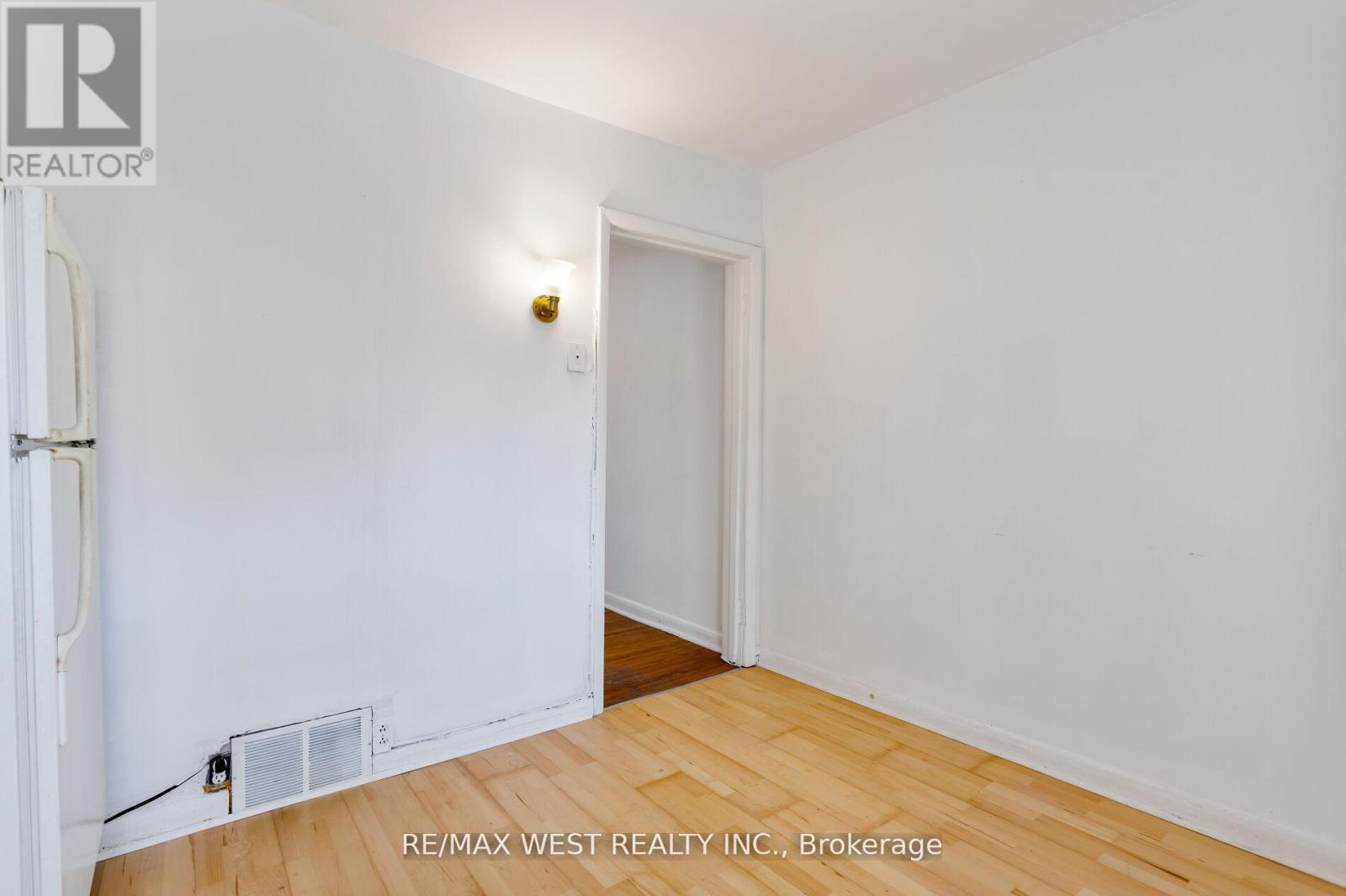 39 NOBLE STREET - 24