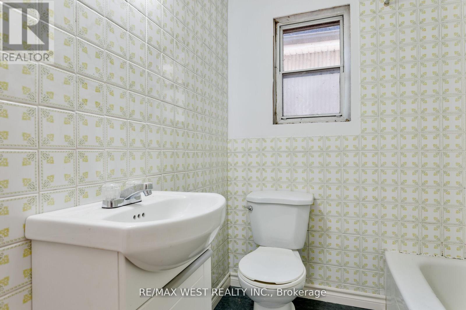 39 NOBLE STREET - 29