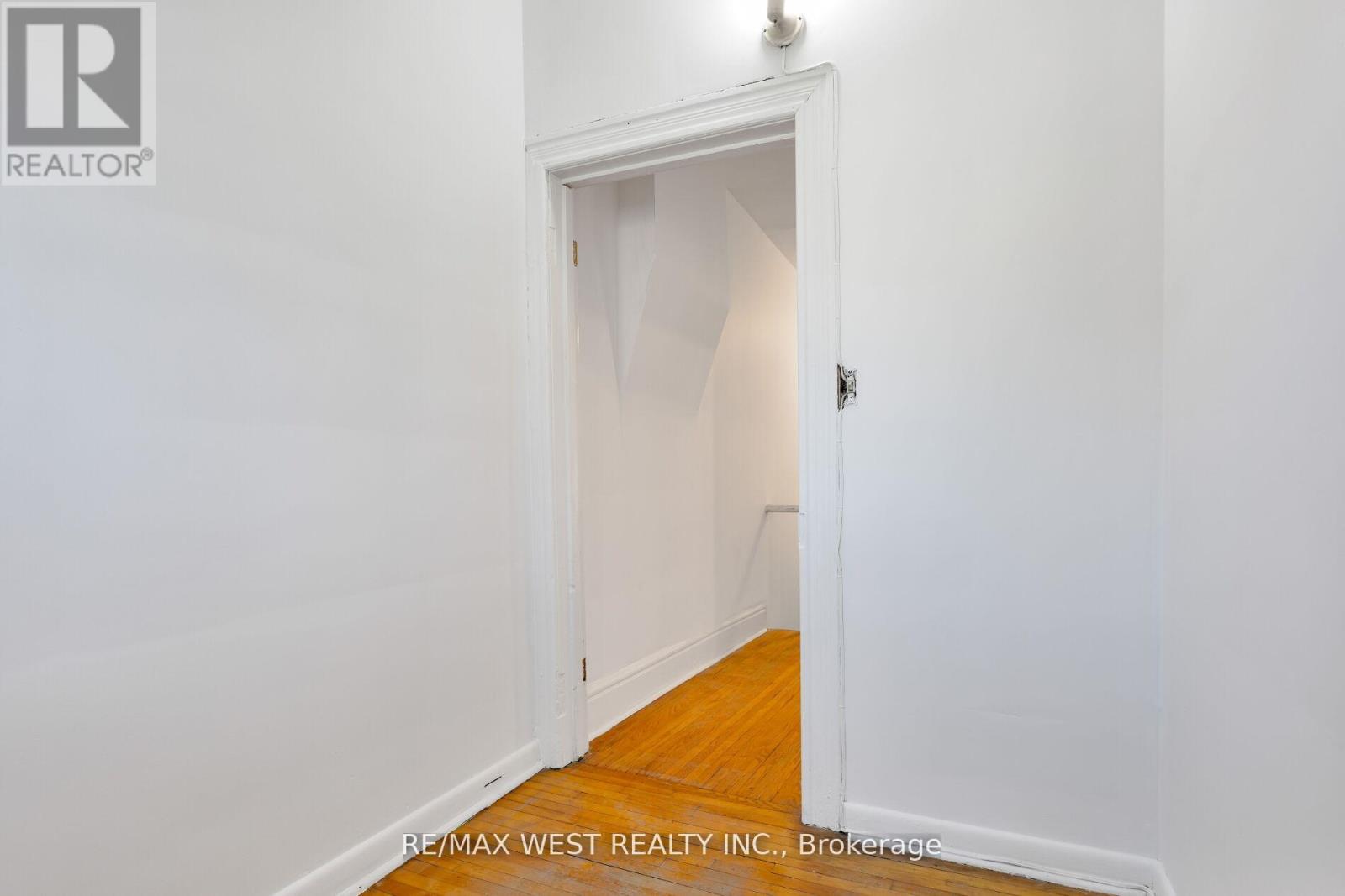 39 NOBLE STREET - 36