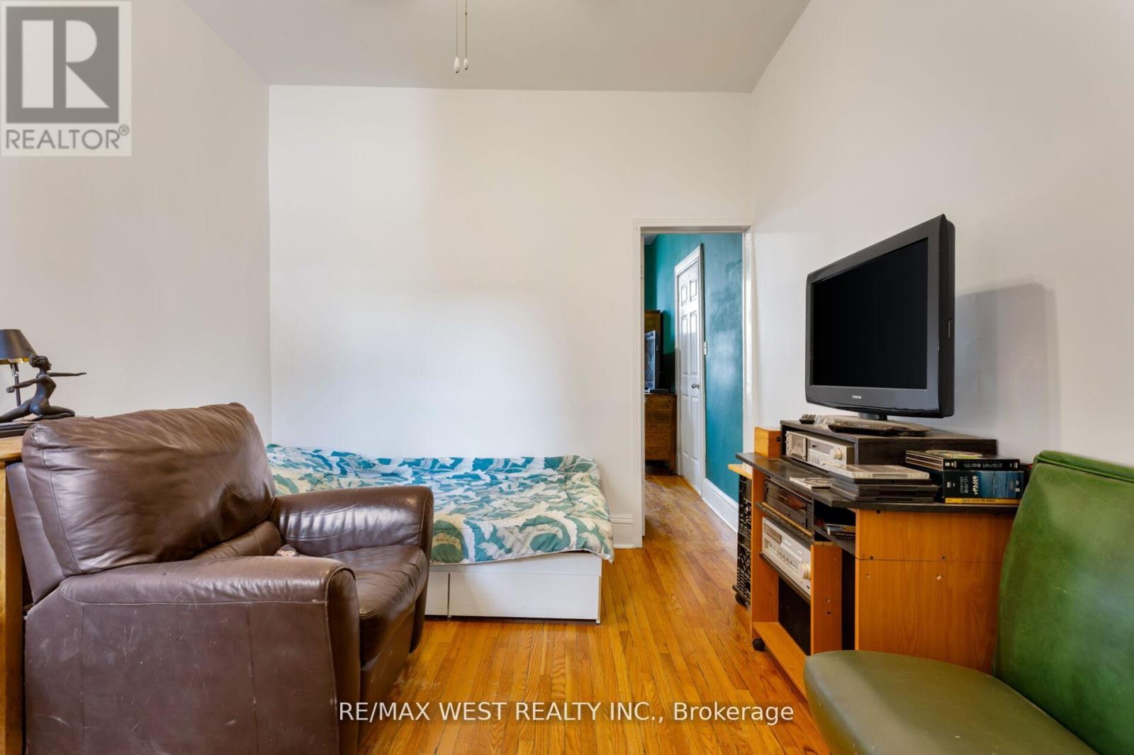 39 NOBLE STREET - 8