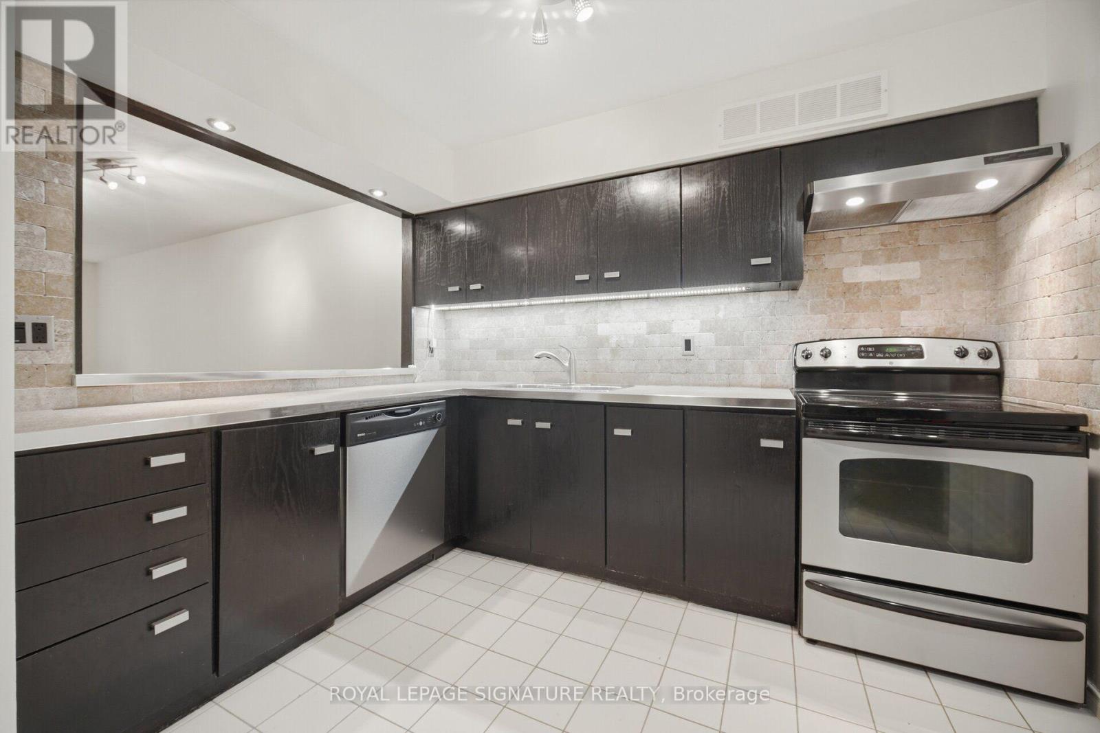 #411 1485 LAKESHORE ROAD E - Image 12