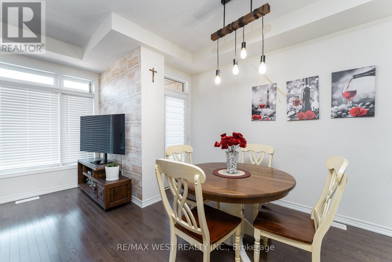 29 ARROWVIEW DRIVE - 14
